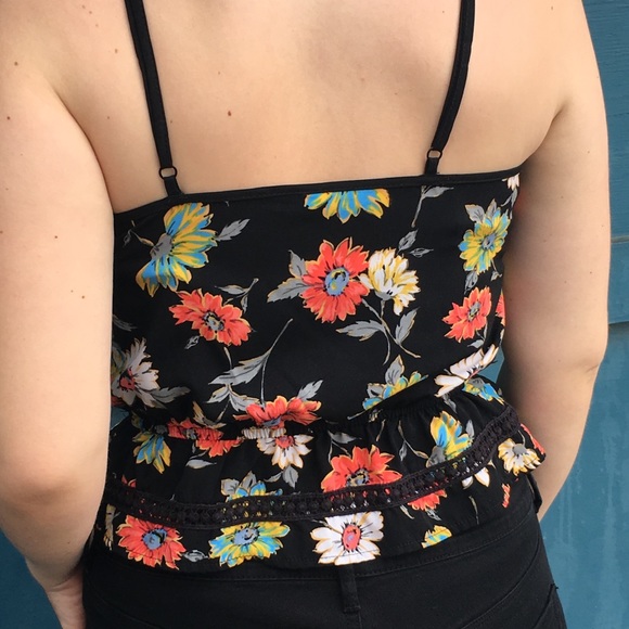 Floral spaghetti strap crop top - Picture 2 of 2